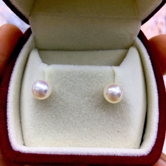COPY - AAA 7mm authentic Pearl Stud earrings, high luster & tick nacre - Picture 1 of 3